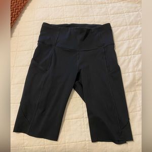 BLACK- Fast and Free High-Rise Short 10"